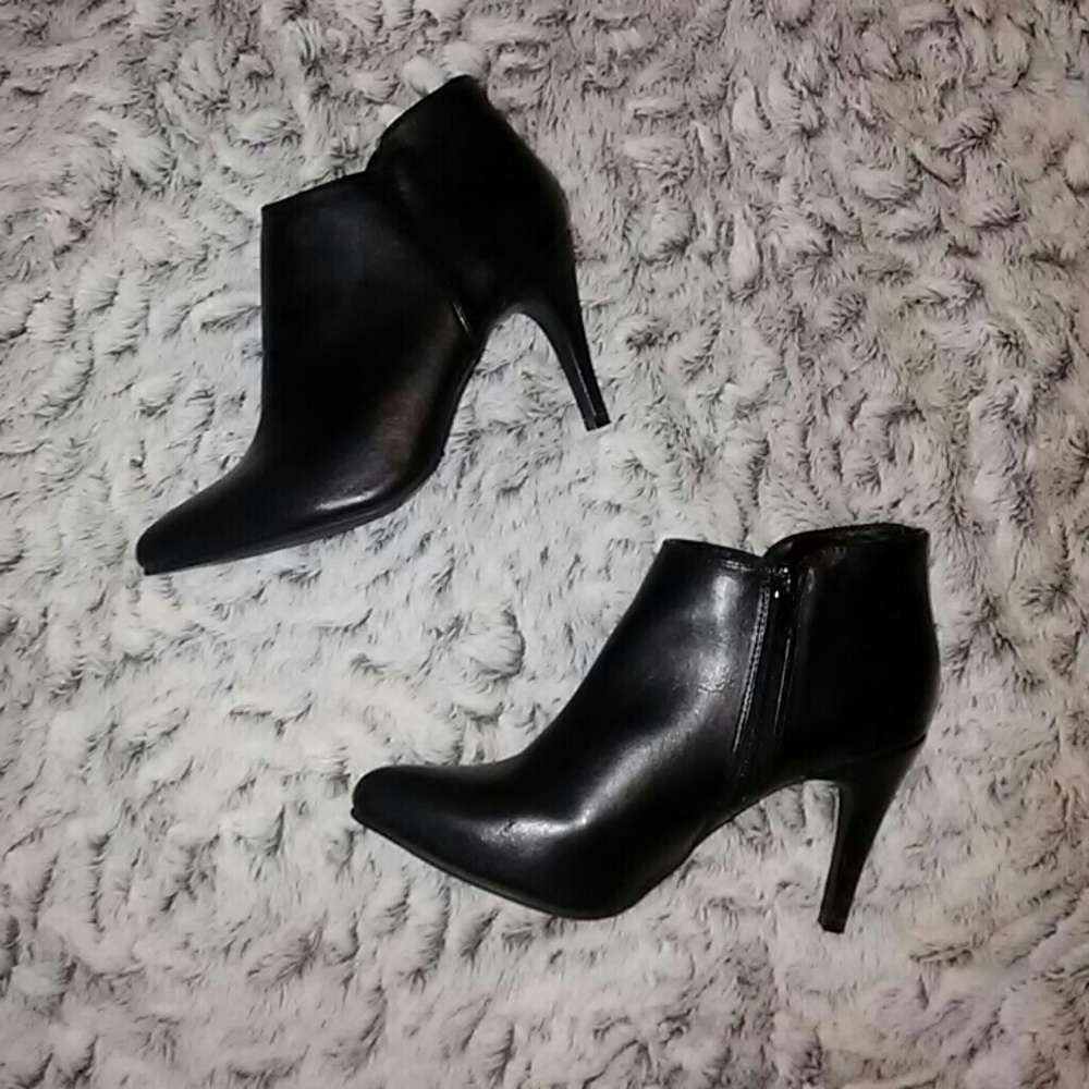 By FARYLROBIN ankle booties